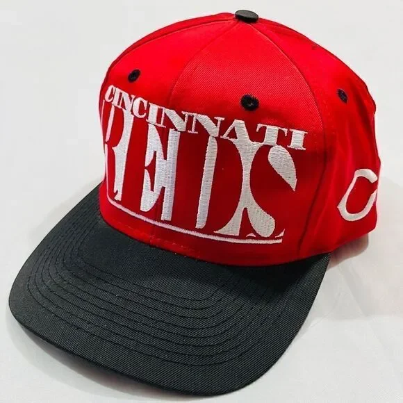Vintage Cincinnati Reds Embroidered Spell Out SnapBack Hat - Picture 1 of 6